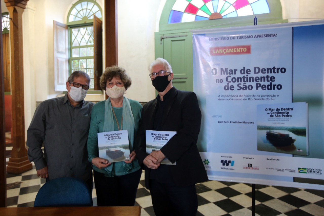 Lançamento do livro "O Mar de Dentro no Continente de São Pedro". Rio Grande - RS